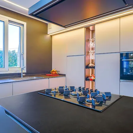 Opulentia Piscine Vista Mare * Сиракузы