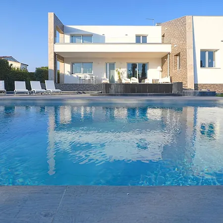 Opulentia Piscine Vista Mare Сиракузы