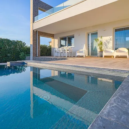 Opulentia Piscine Vista Mare Вилла Сиракузы