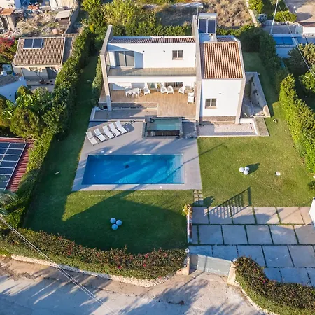 Opulentia Piscine Vista Mare *